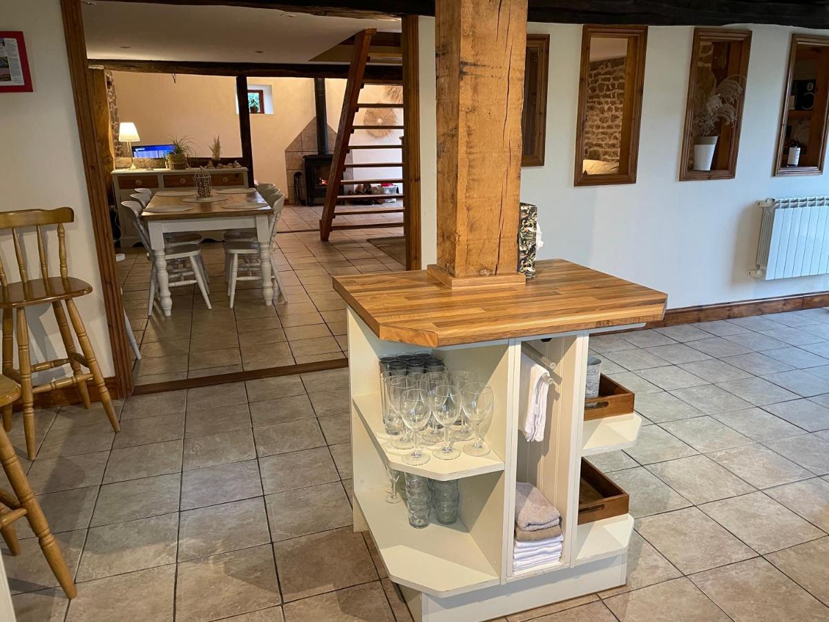 Holiday home Rustic And Spacious Converted Barn